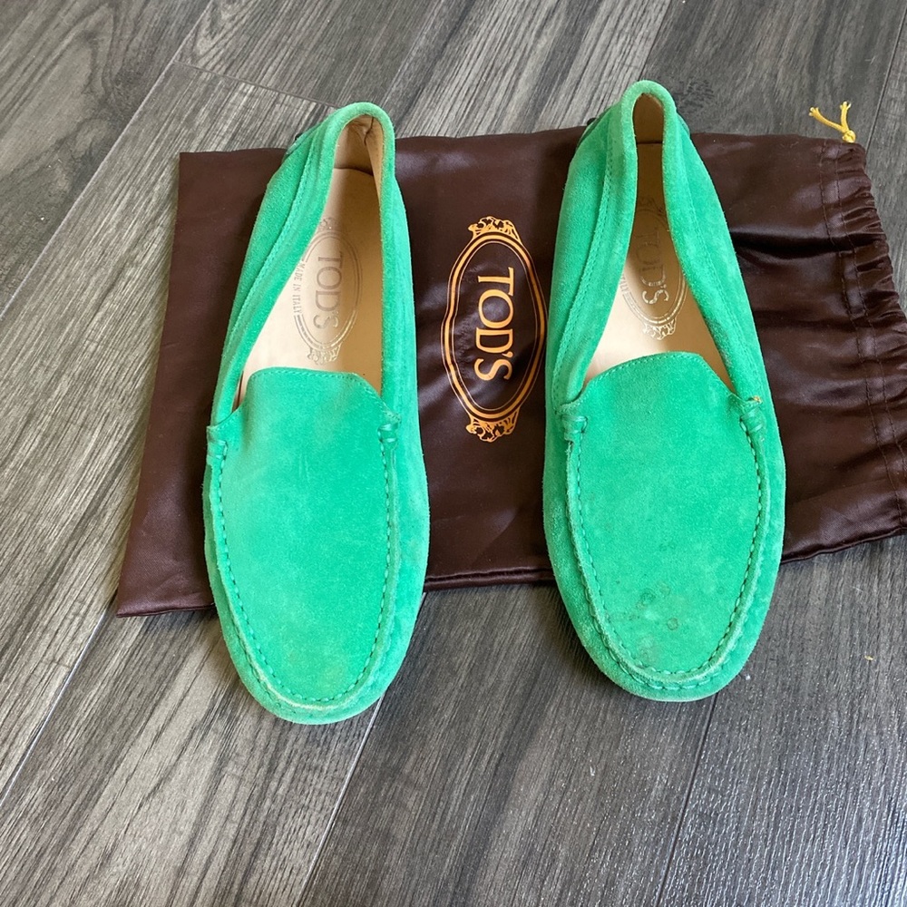 Tod’s loafers in suede. Gorgeous Kelly green colour, size 7.5.